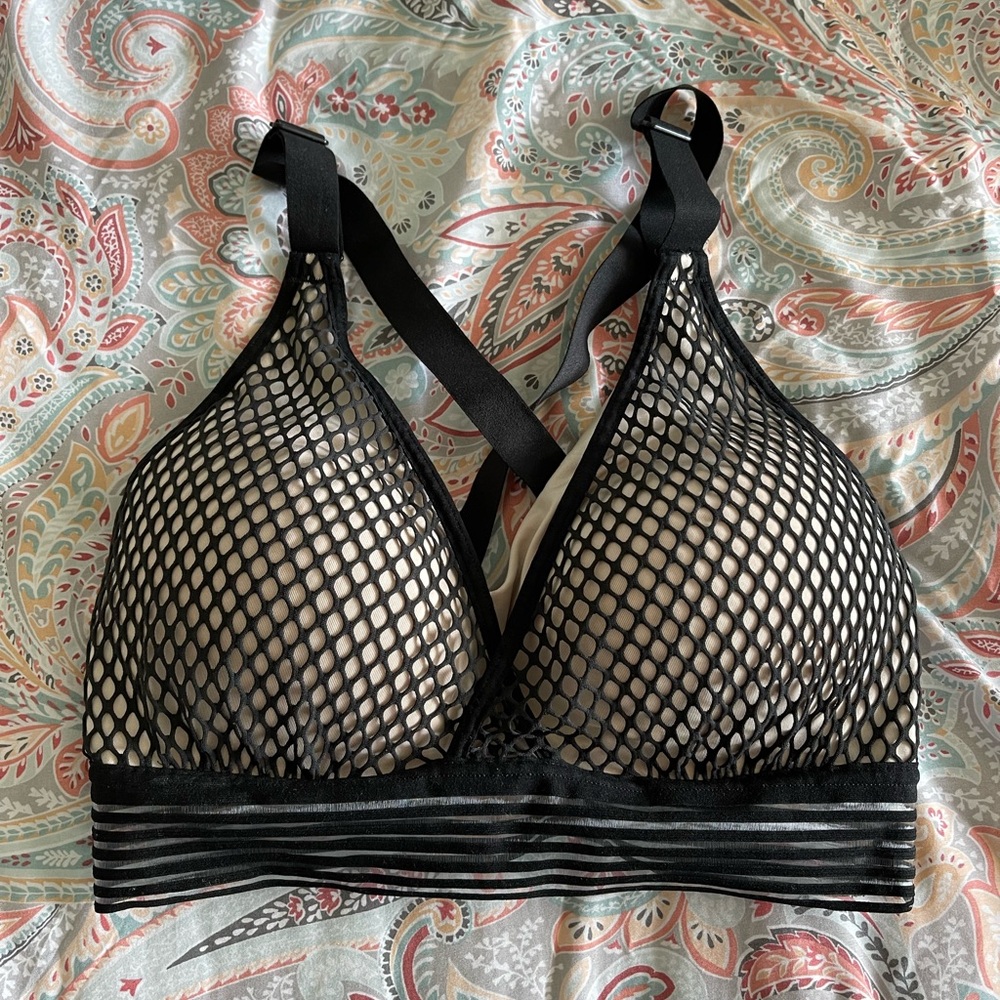 Victoria Secret Sports Bra 34D